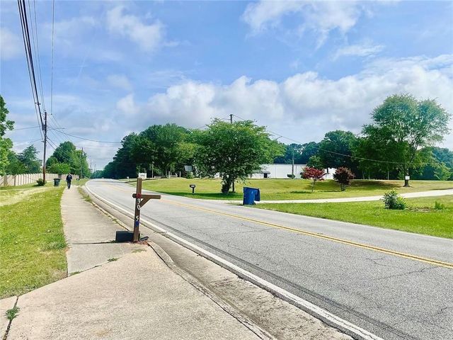 3095 Oak Grove Road, Loganville, GA 30052