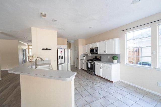 1809 Oakland Cir, Pearland, TX 77581