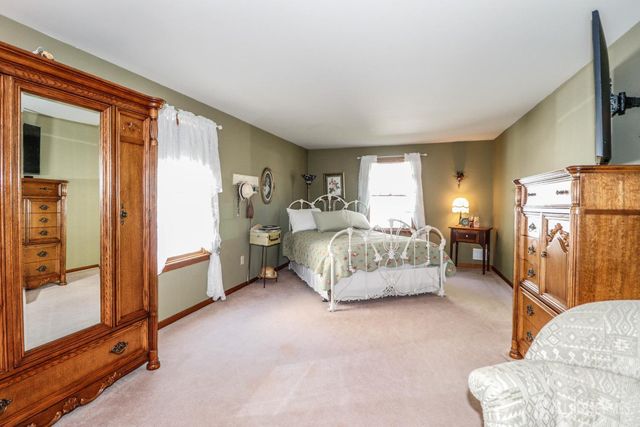 26 W Cliff Road, Colonia, NJ 07067