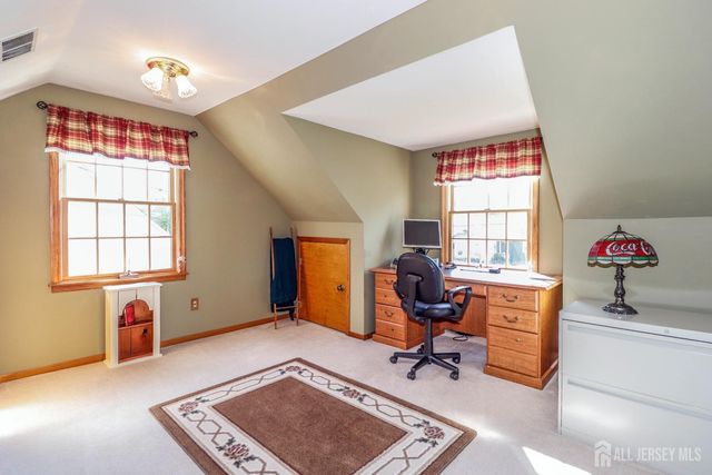 26 W Cliff Road, Colonia, NJ 07067
