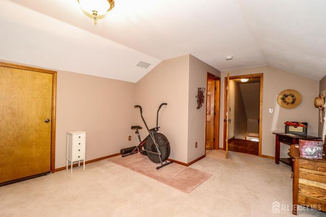 26 W Cliff Road, Colonia, NJ 07067