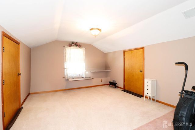 26 W Cliff Road, Colonia, NJ 07067
