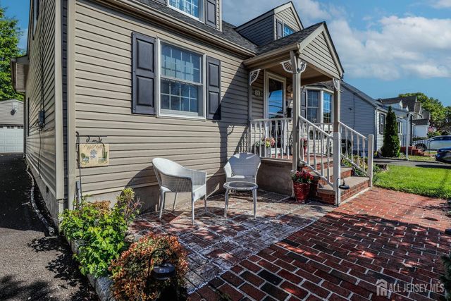 26 W Cliff Road, Colonia, NJ 07067