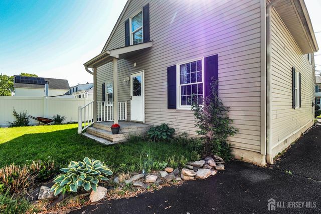 26 W Cliff Road, Colonia, NJ 07067