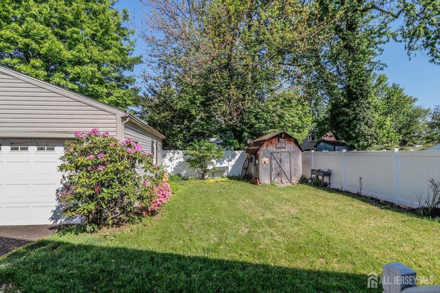 26 W Cliff Road, Colonia, NJ 07067