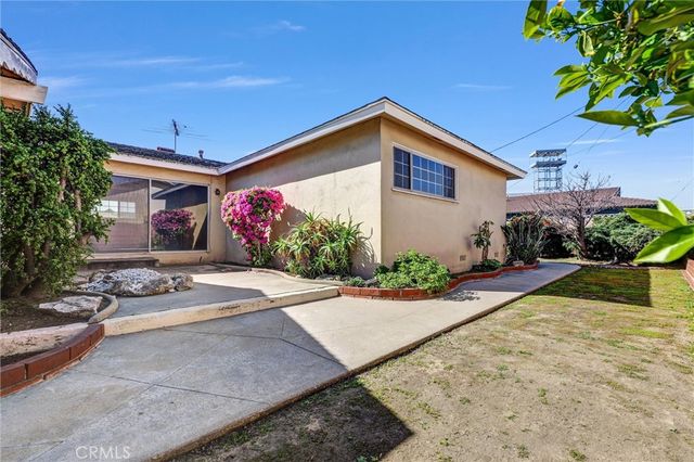 17123 S Orchard Avenue, Gardena, CA 90247