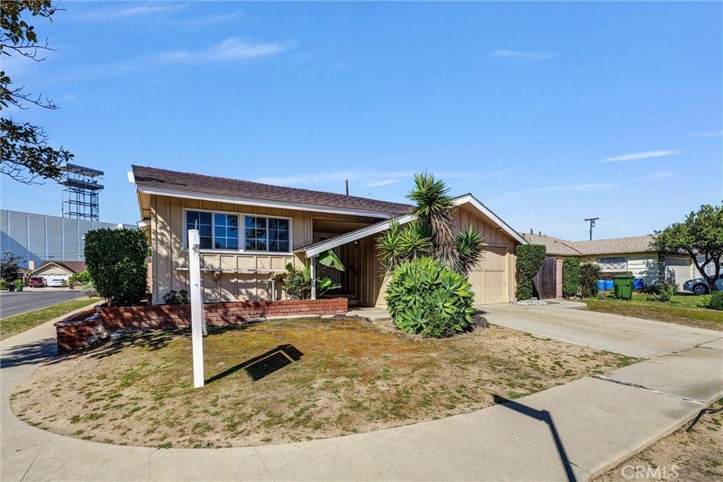 17123 S Orchard Avenue, Gardena, CA 90247