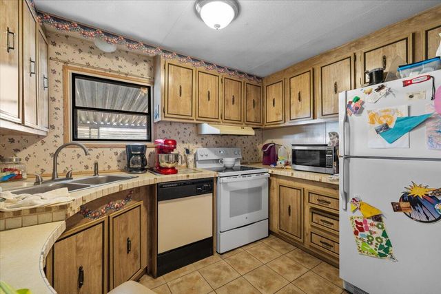 301 Freeman Road UNIT 92, Central Point, OR 97502