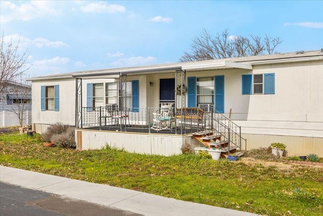 301 Freeman Road UNIT 92, Central Point, OR 97502