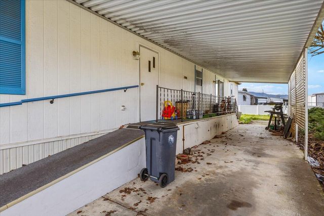 301 Freeman Road UNIT 92, Central Point, OR 97502