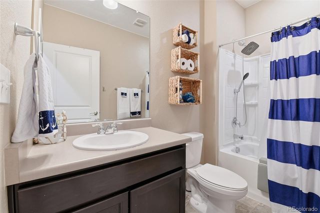 141 S Quantock Street, Aurora, CO 80018