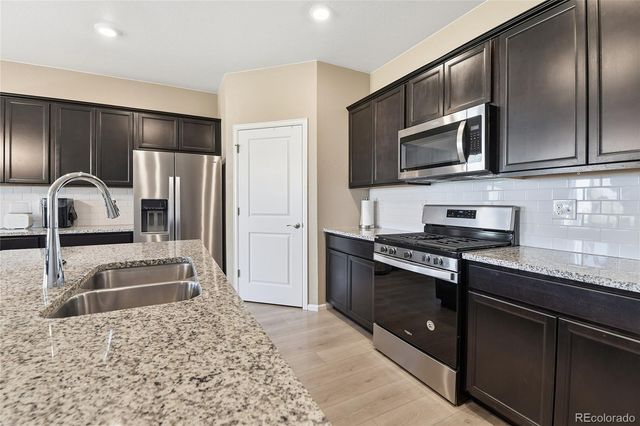 141 S Quantock Street, Aurora, CO 80018