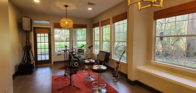 8762 Sunset Heights Lane, Conroe, TX 77302