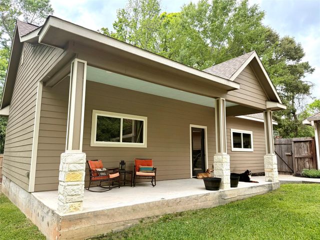 8762 Sunset Heights Lane, Conroe, TX 77302