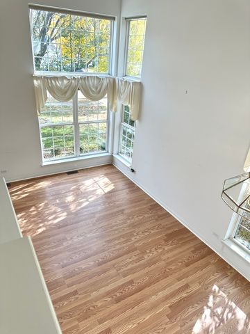 7 Royal Oak Court, Lake In The Hills, IL 60156