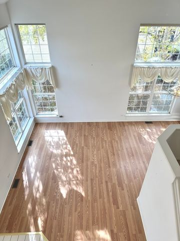 7 Royal Oak Court, Lake In The Hills, IL 60156