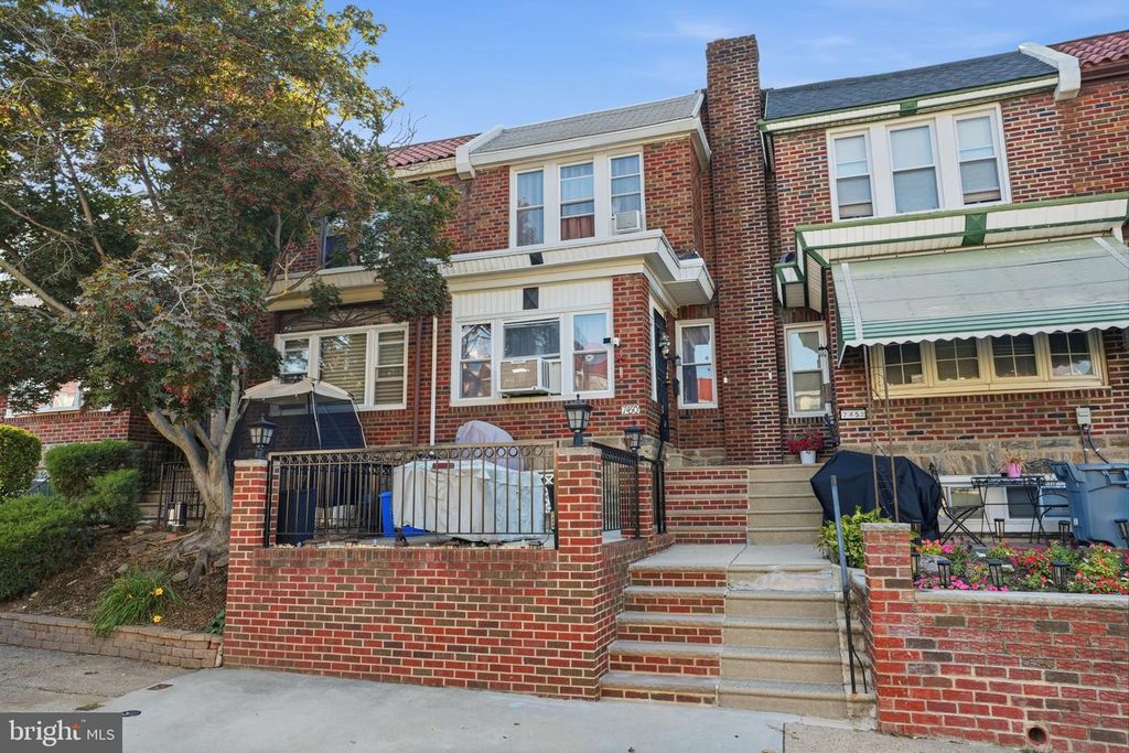 7450 BEVERLY RD, PHILADELPHIA, PA 19138 — exterior