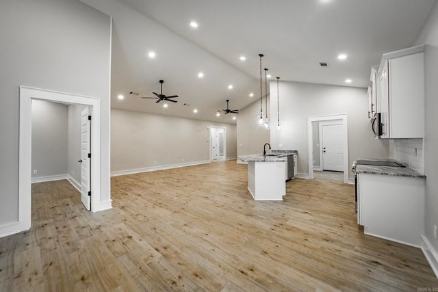 912 Lakeshore Drive, Heber Springs, AR 72543