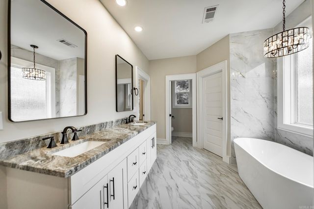 912 Lakeshore Drive, Heber Springs, AR 72543