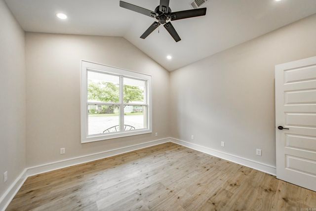 912 Lakeshore Drive, Heber Springs, AR 72543