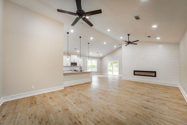 912 Lakeshore Drive, Heber Springs, AR 72543