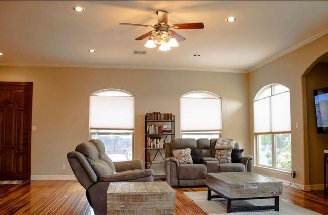 20600 Highland Lake DR, Lago Vista, TX 78645