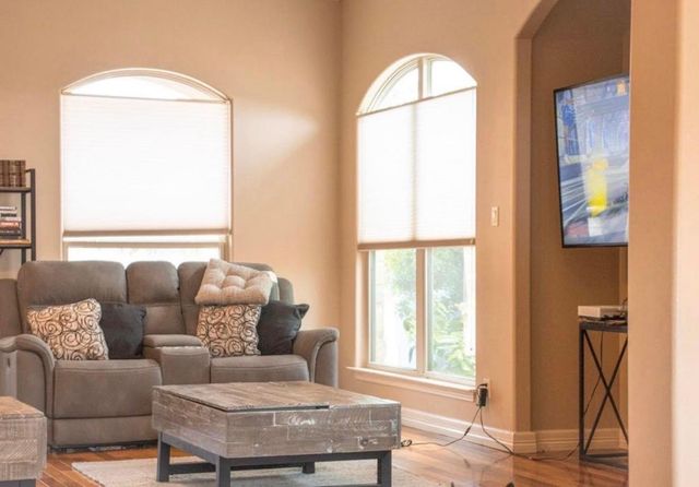 20600 Highland Lake DR, Lago Vista, TX 78645