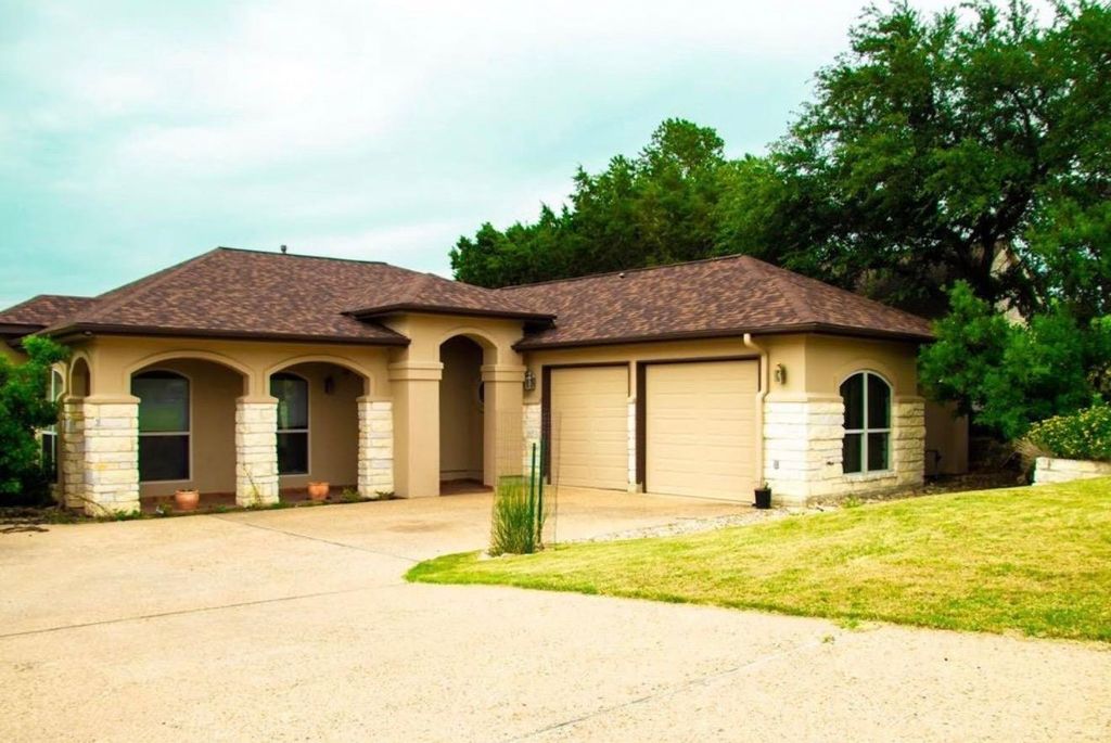 20600 Highland Lake DR, Lago Vista, TX 78645
