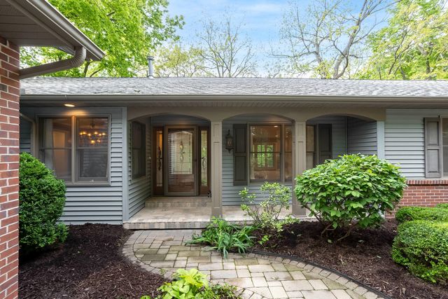 60 Custer Terrace, Bettendorf, IA 52722