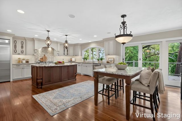 60 Custer Terrace, Bettendorf, IA 52722