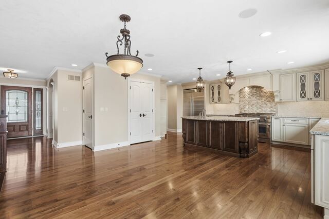 60 Custer Terrace, Bettendorf, IA 52722
