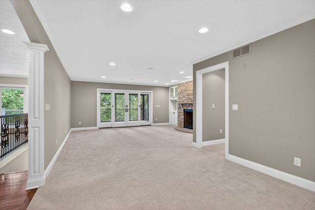 60 Custer Terrace, Bettendorf, IA 52722