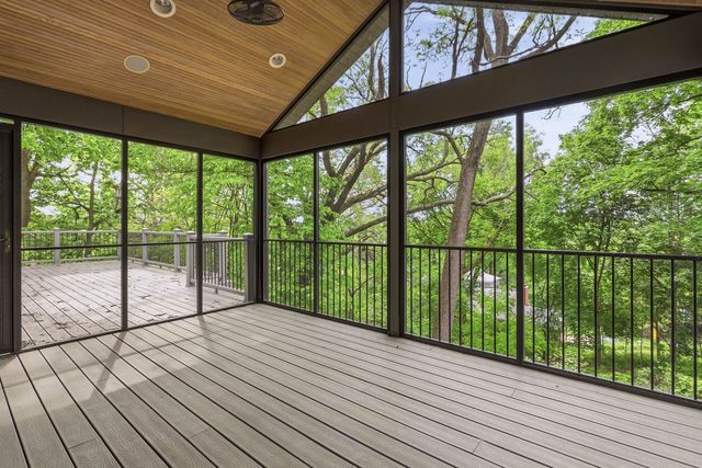60 Custer Terrace, Bettendorf, IA 52722