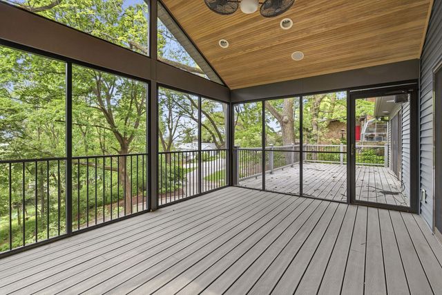 60 Custer Terrace, Bettendorf, IA 52722