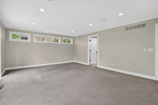 60 Custer Terrace, Bettendorf, IA 52722