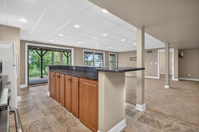 60 Custer Terrace, Bettendorf, IA 52722