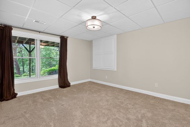 60 Custer Terrace, Bettendorf, IA 52722