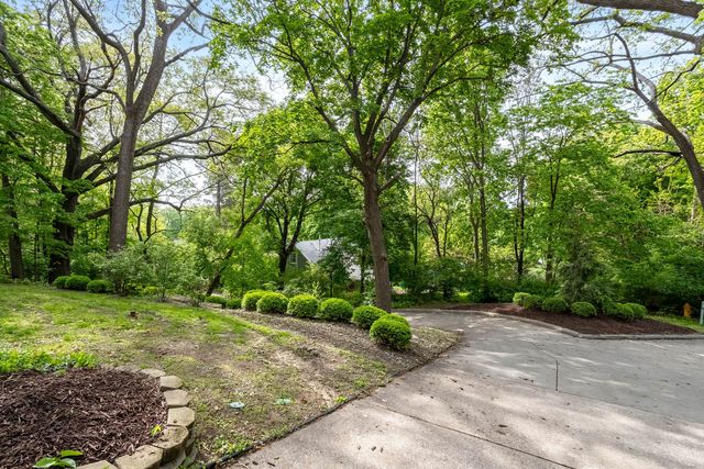 60 Custer Terrace, Bettendorf, IA 52722
