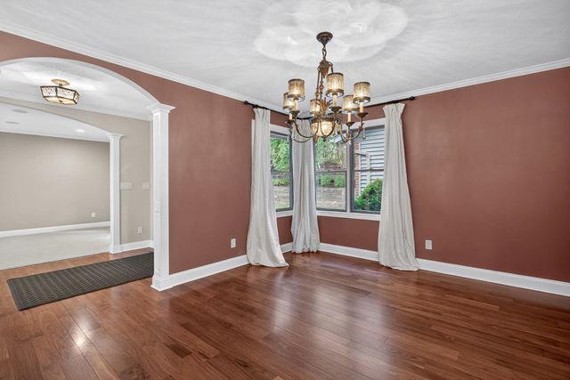 60 Custer Terrace, Bettendorf, IA 52722