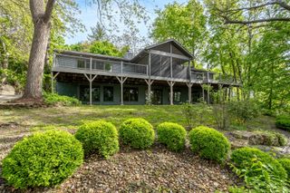 60 Custer Terrace, Bettendorf, IA 52722