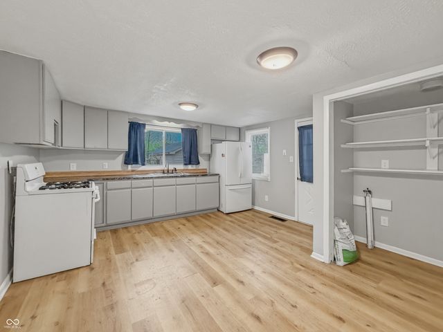 3346 S Lockburn Street, Indianapolis, IN 46221