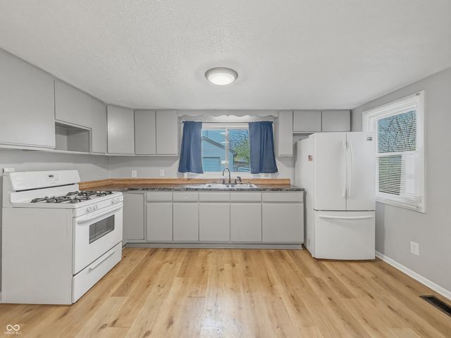 3346 S Lockburn Street, Indianapolis, IN 46221