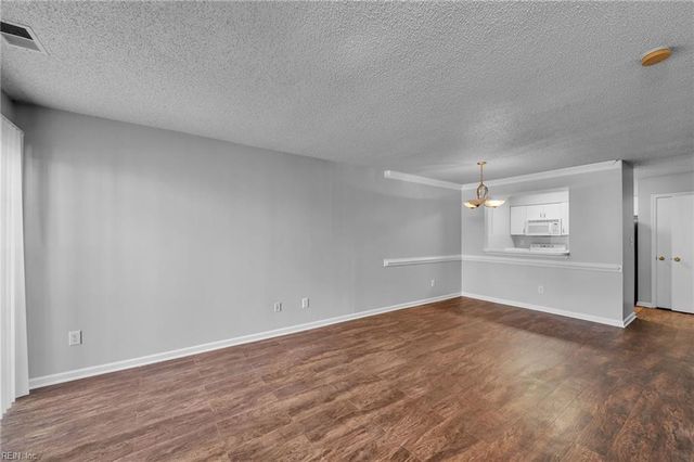 3856 Lasalle Dr Apt 105, Virginia Beach, VA 23453