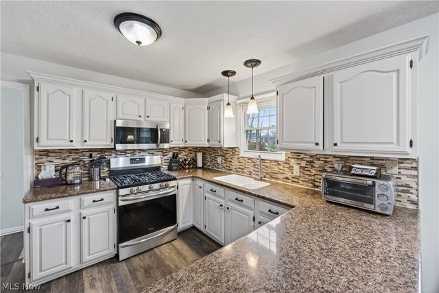 30 Chelmsford Drive, Aurora, OH 44202