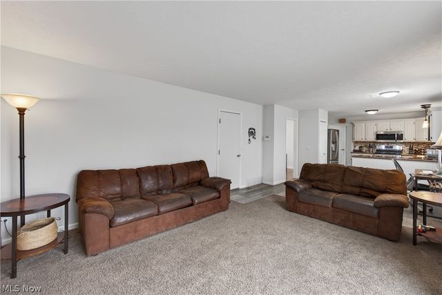 30 Chelmsford Drive, Aurora, OH 44202