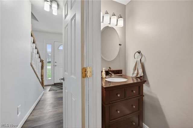 30 Chelmsford Drive, Aurora, OH 44202