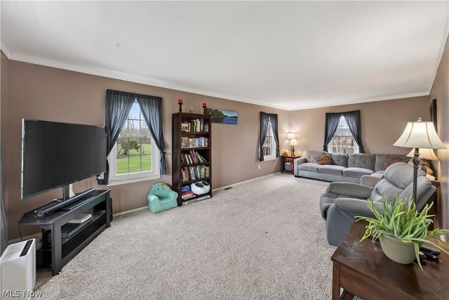 30 Chelmsford Drive, Aurora, OH 44202