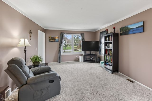 30 Chelmsford Drive, Aurora, OH 44202