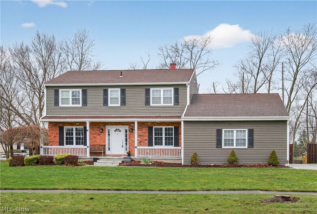 30 Chelmsford Drive, Aurora, OH 44202