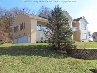 104 Francis Drive, Charleston, WV 25311